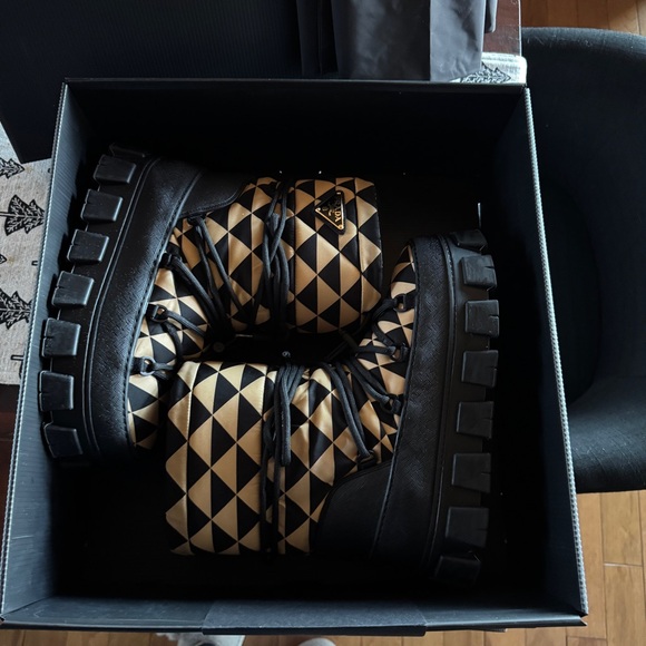 PRADA! Like New! - Picture 10 of 10